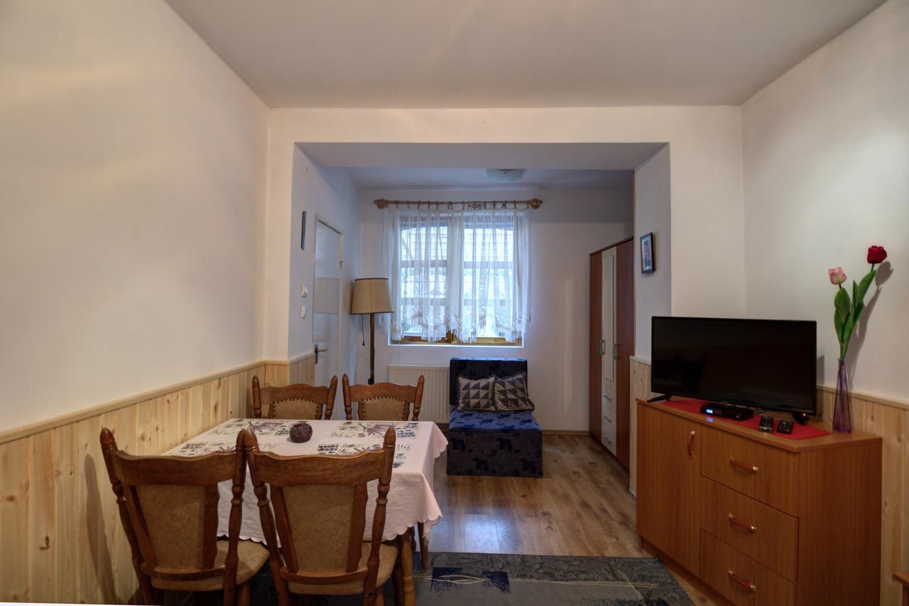 Oazis Apartman Егер Екстериор снимка