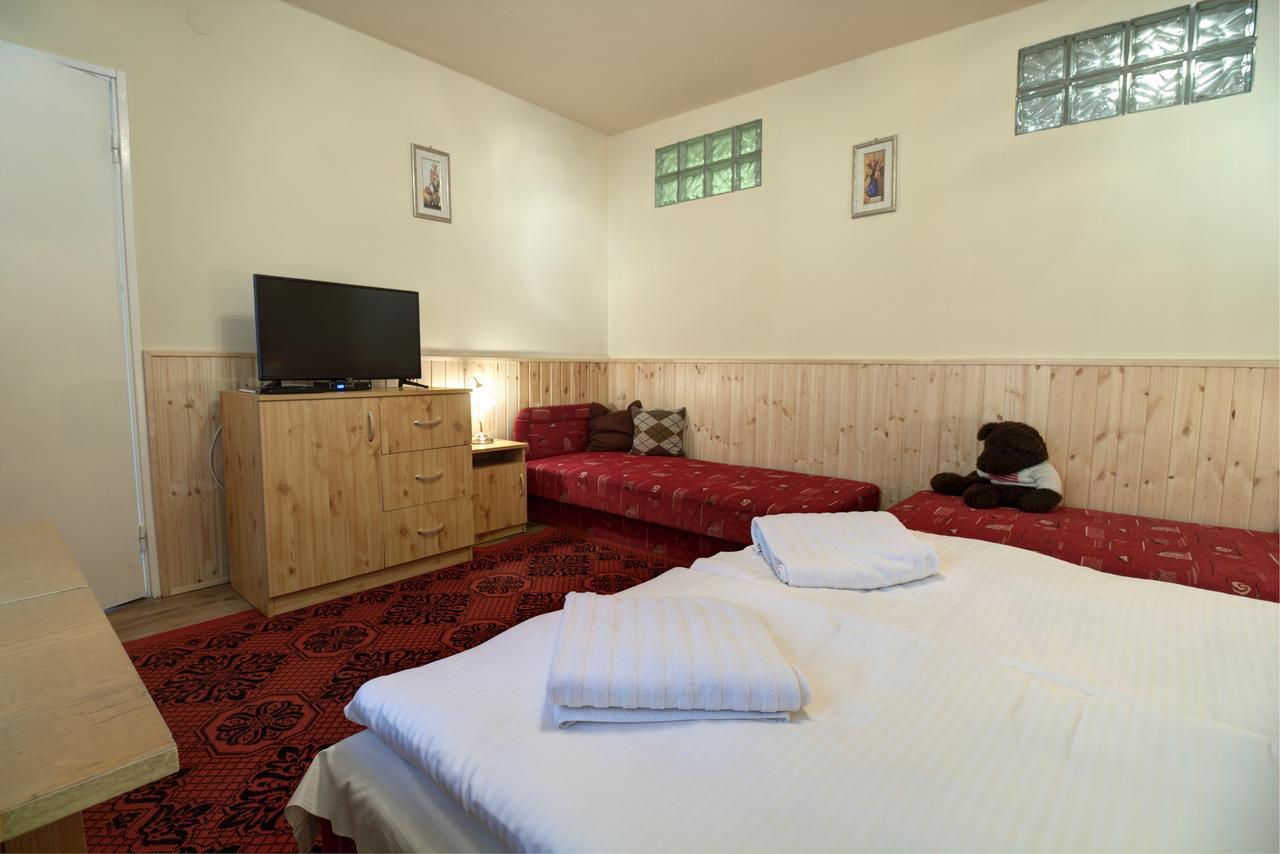 Oazis Apartman Егер Екстериор снимка