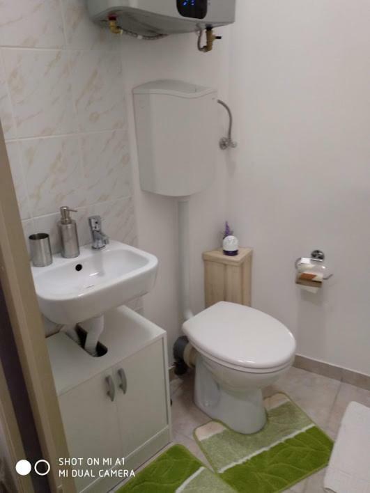 Oazis Apartman Егер Екстериор снимка
