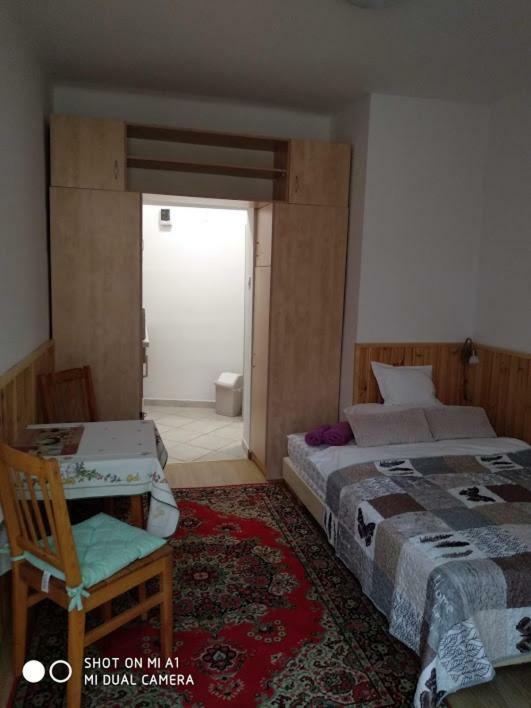 Oazis Apartman Егер Екстериор снимка